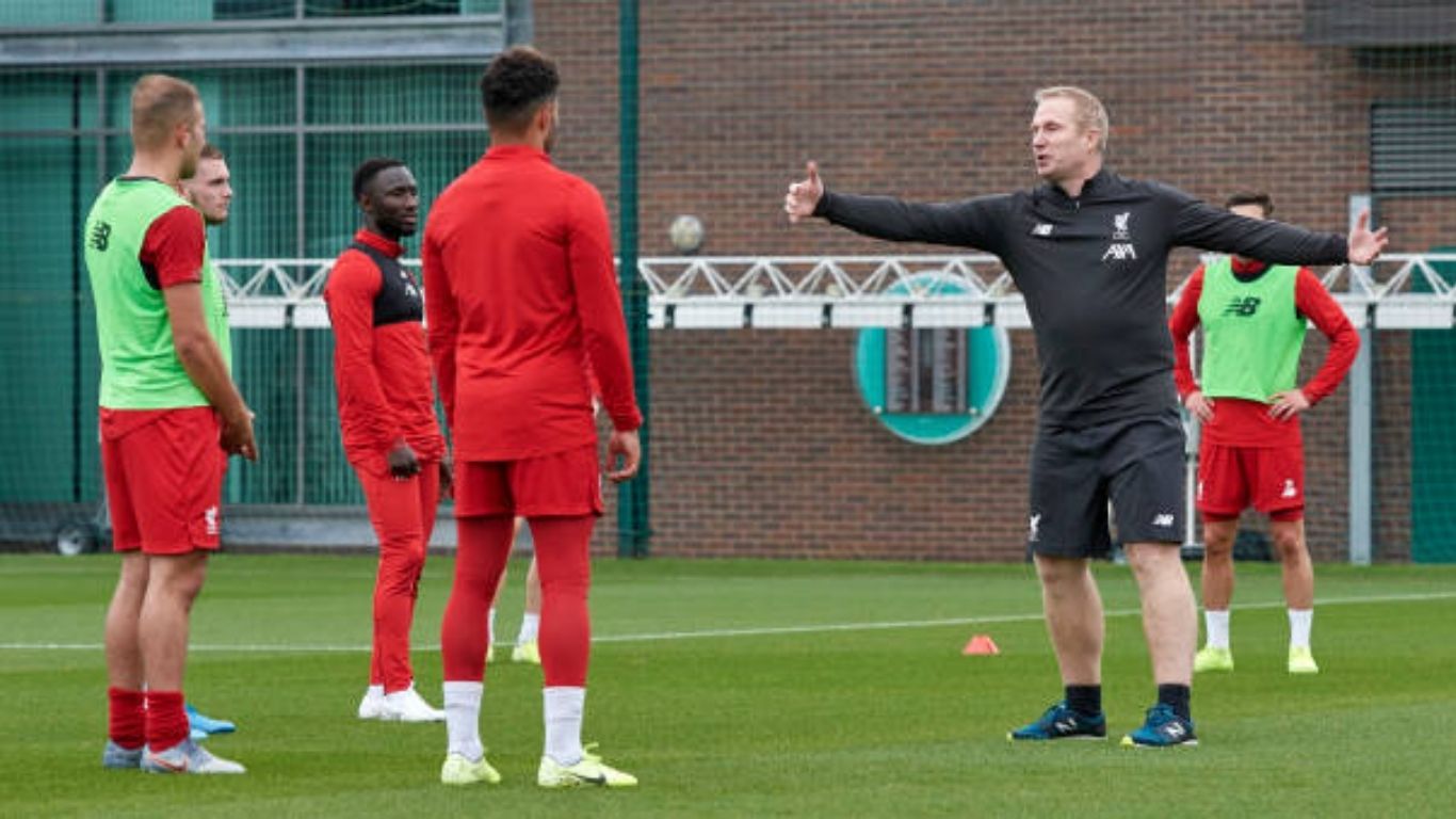 Arsenal Hire Former Liverpool Throw-In Coach Thomas Gronnemark to Supercharge Title Bid